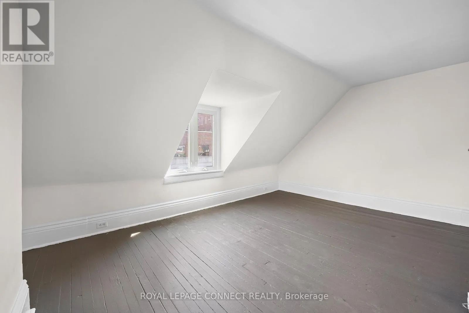 UPPER - 300 GLADSTONE AVENUE