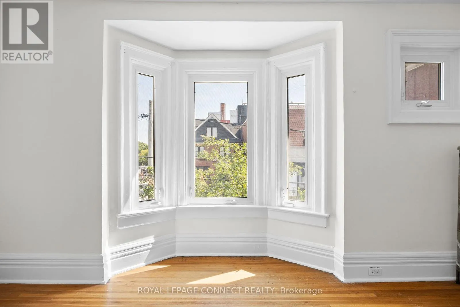 UPPER - 300 GLADSTONE AVENUE