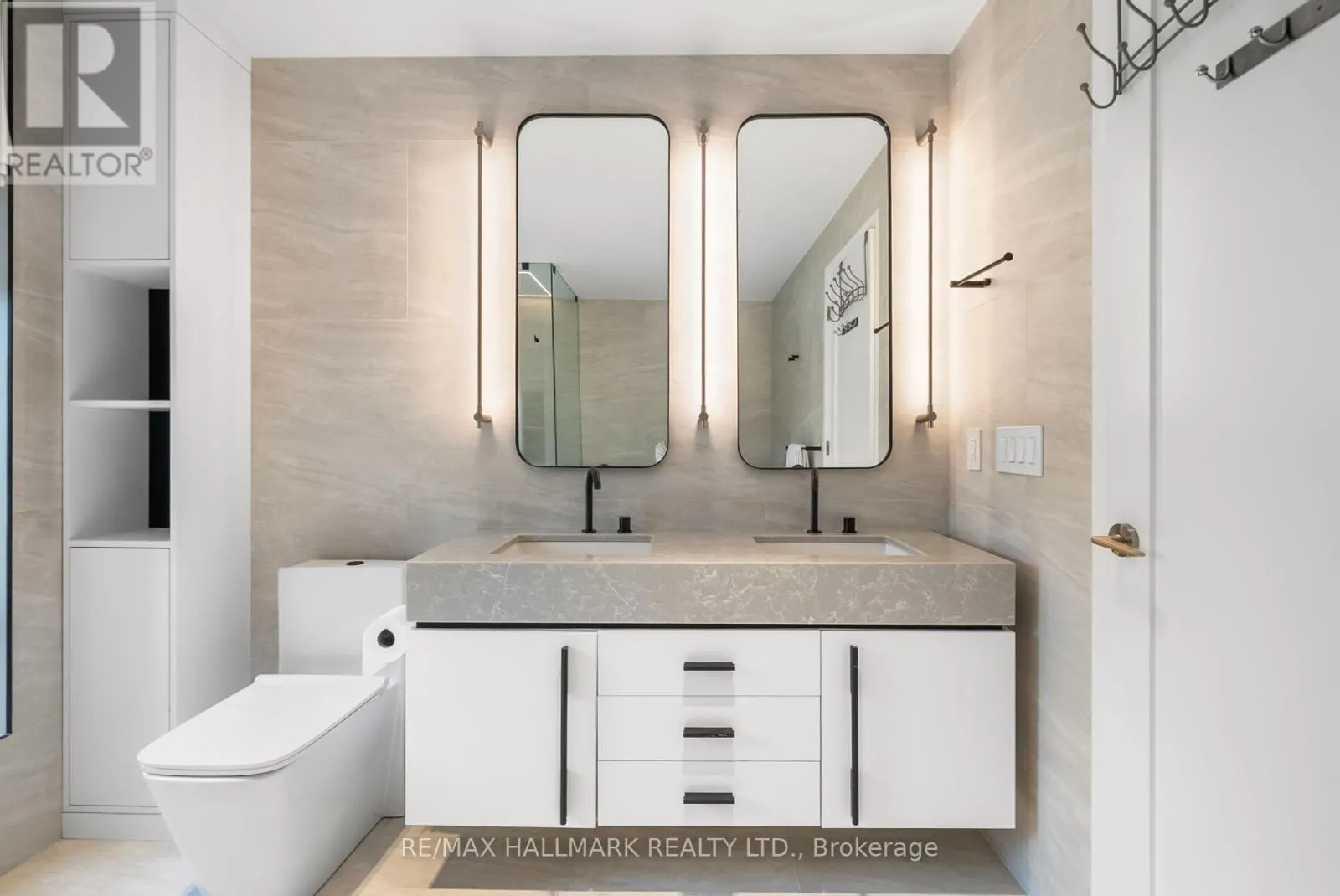 TH11 - 23 SHEPPARD AVENUE E