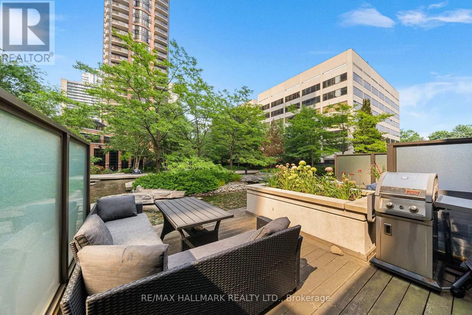 TH11 - 23 SHEPPARD AVENUE E