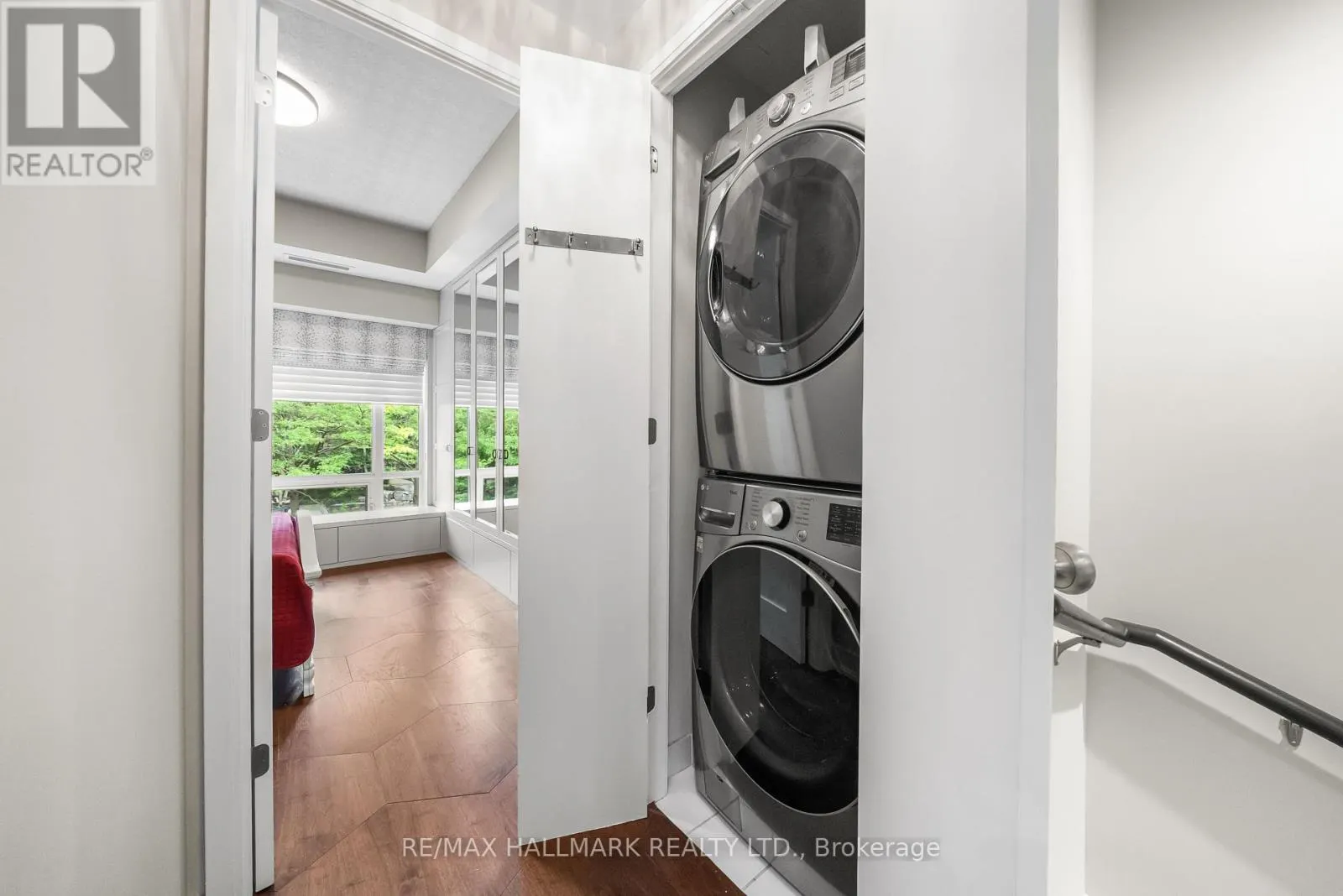 TH11 - 23 SHEPPARD AVENUE E