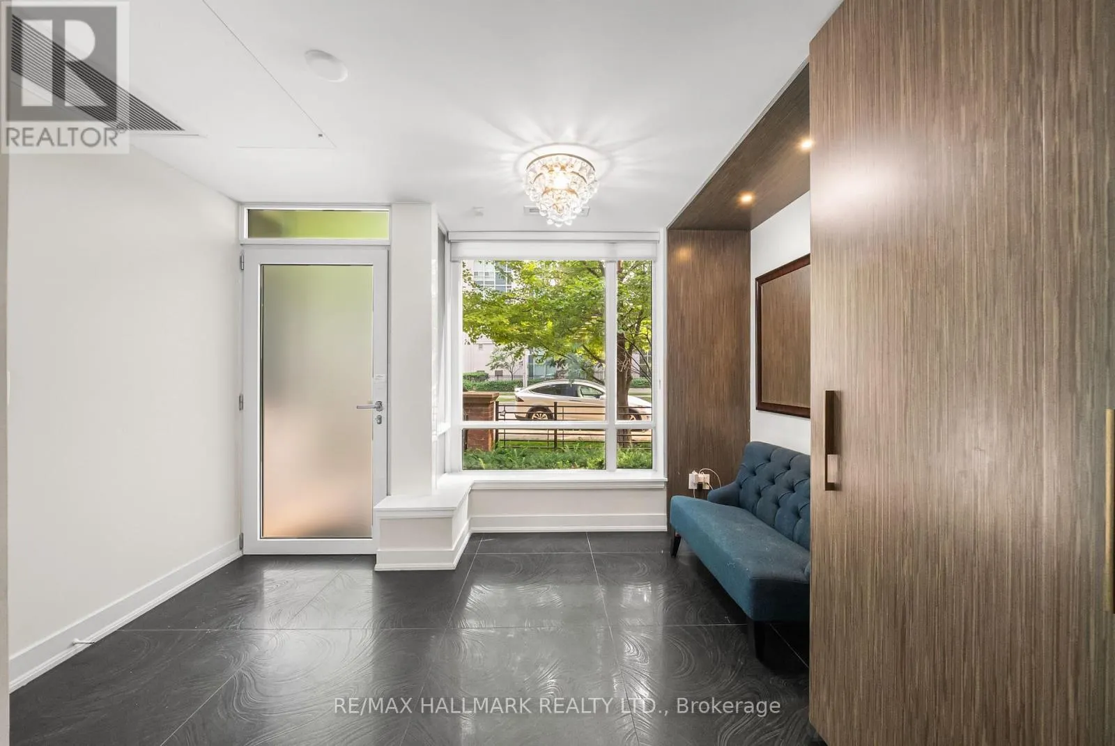 TH11 - 23 SHEPPARD AVENUE E