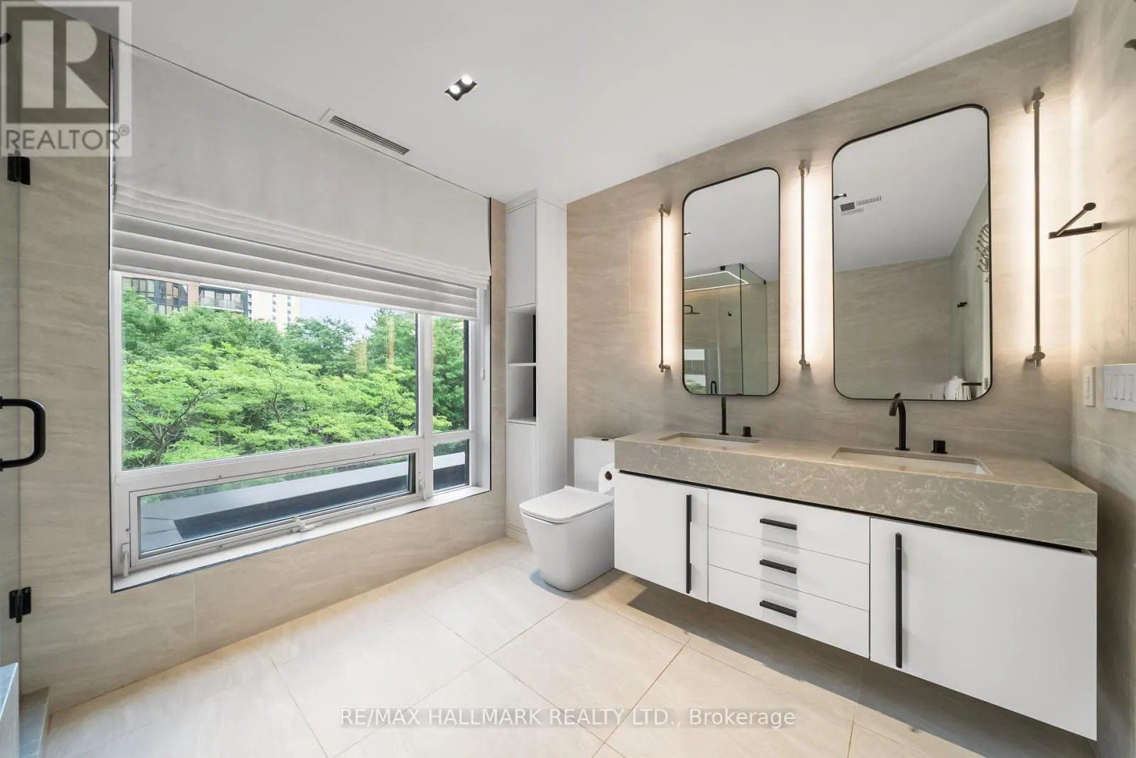 TH11 - 23 SHEPPARD AVENUE E