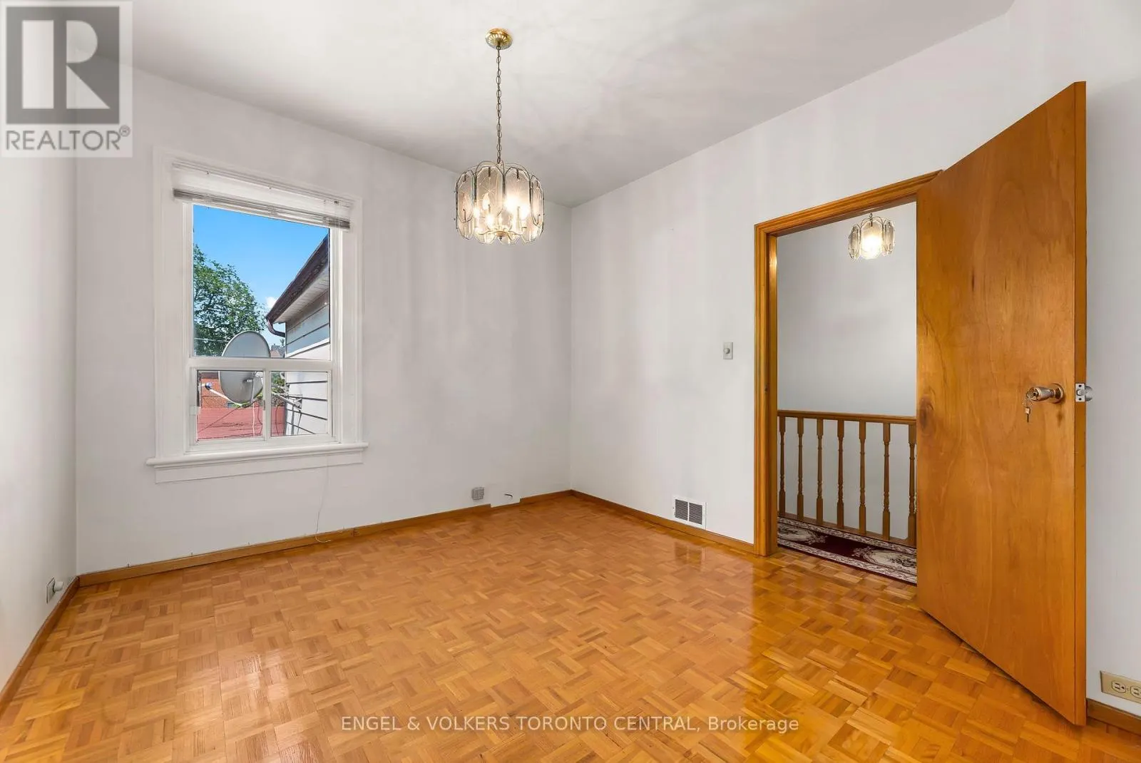 8 BROOKFIELD STREET
