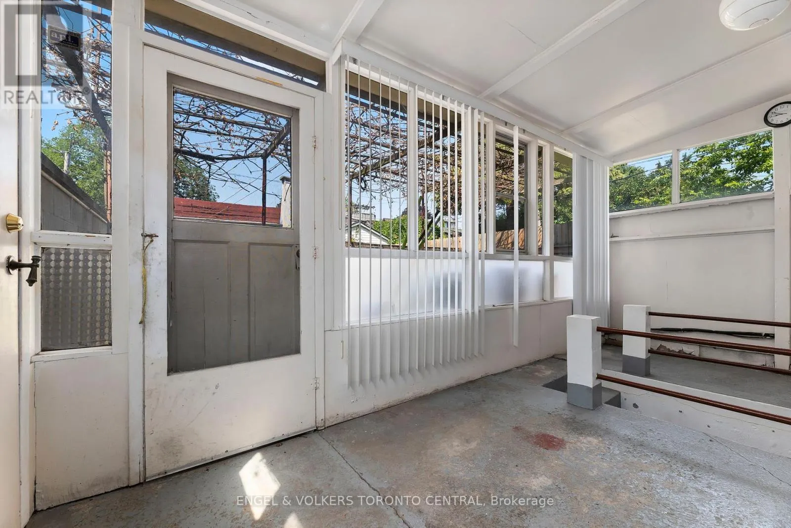 8 BROOKFIELD STREET