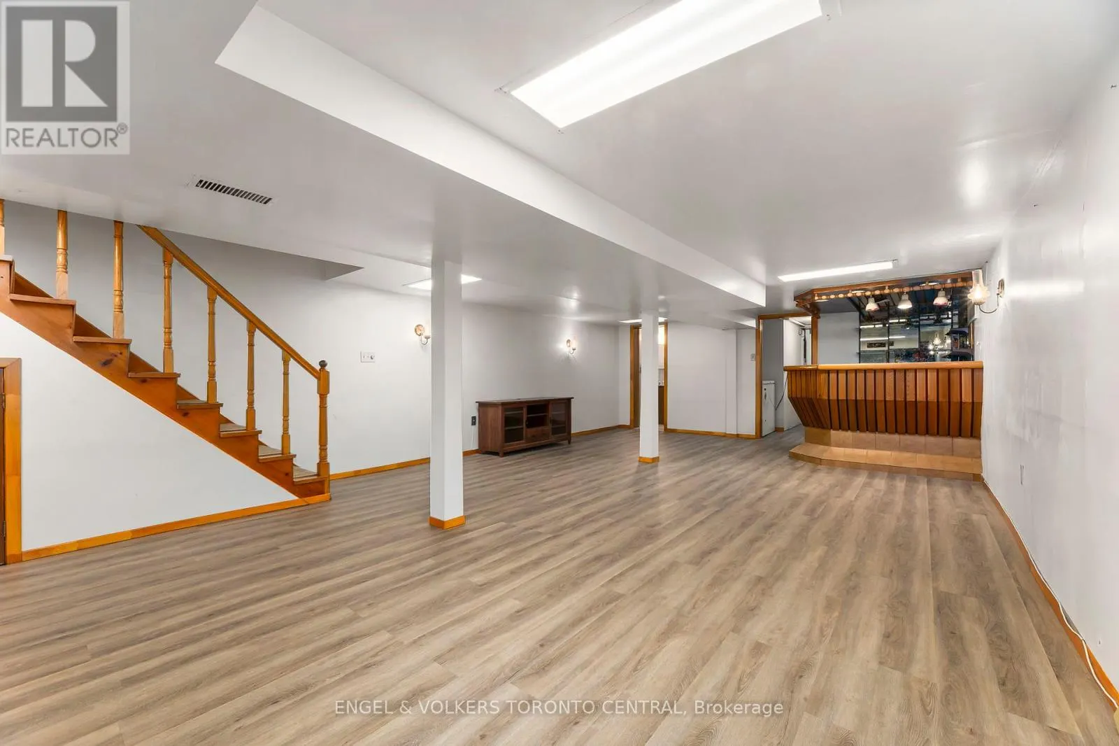 8 BROOKFIELD STREET