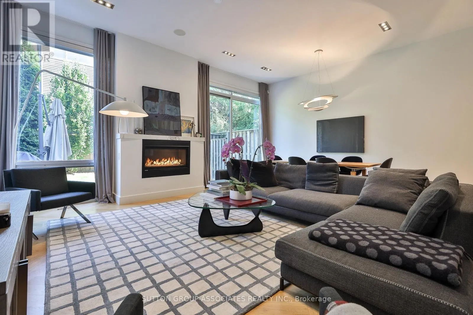 22 MITCHELL AVENUE