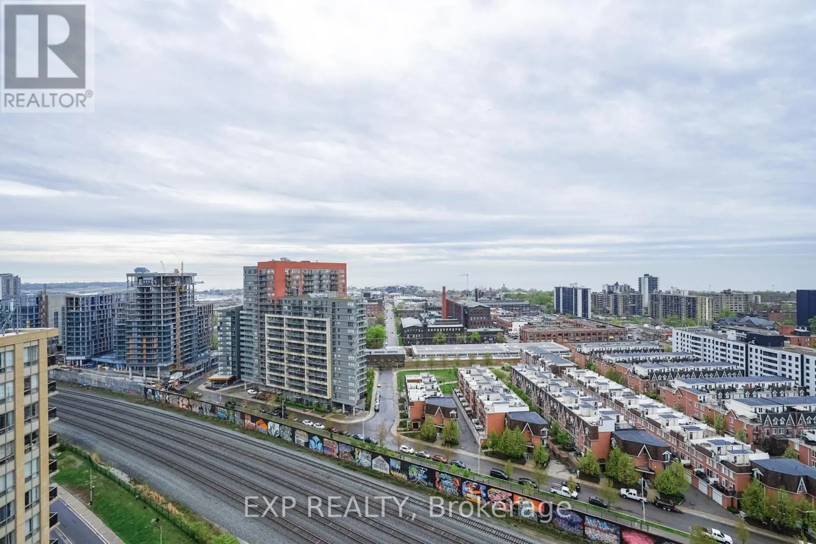1005 - 1171 QUEEN STREET W