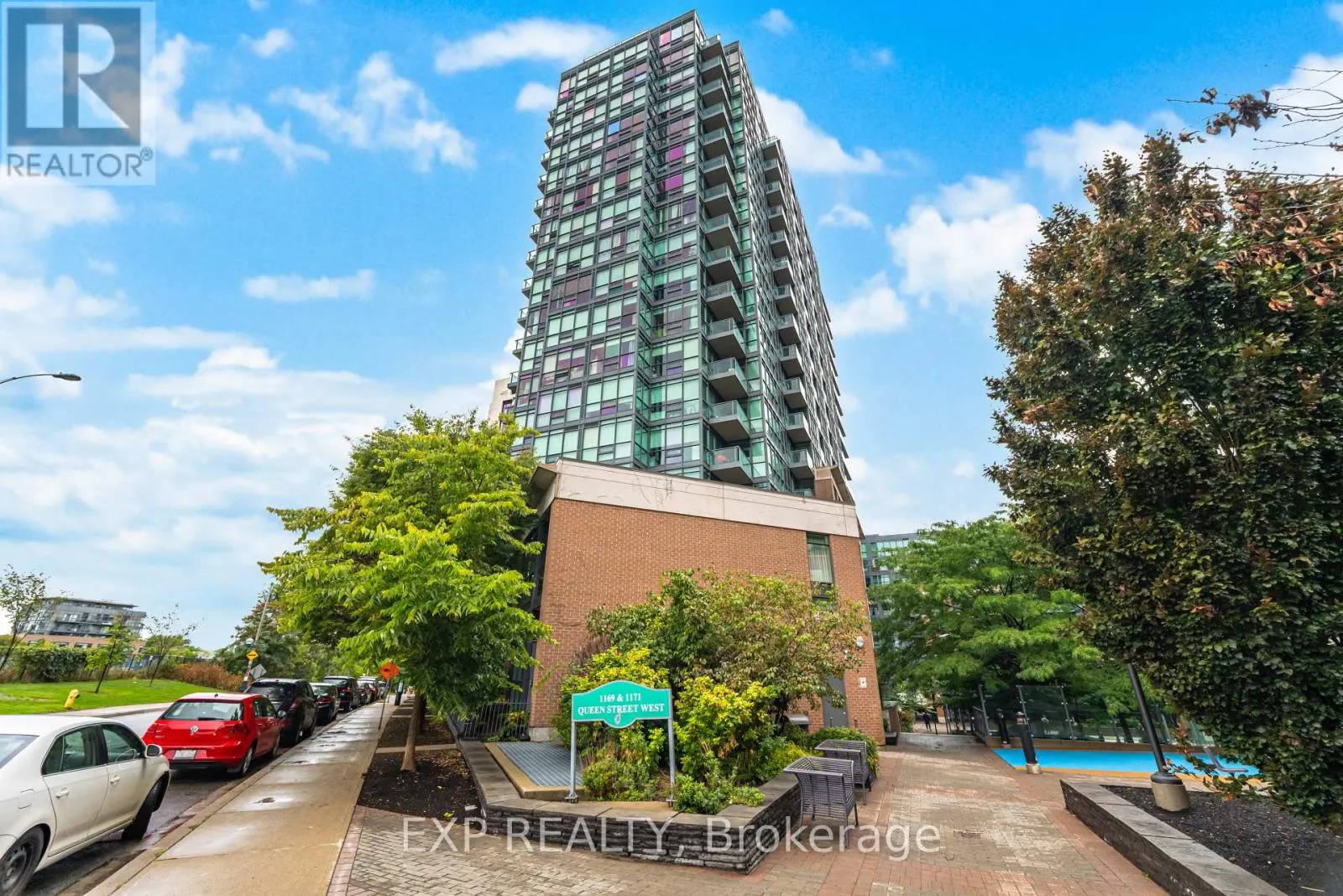 1005 - 1171 QUEEN STREET W