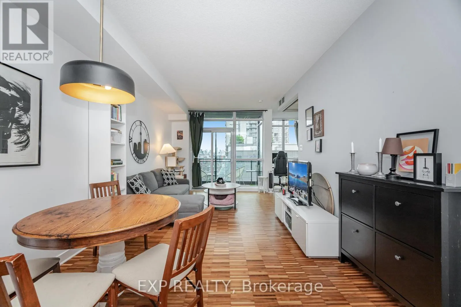 1005 - 1171 QUEEN STREET W
