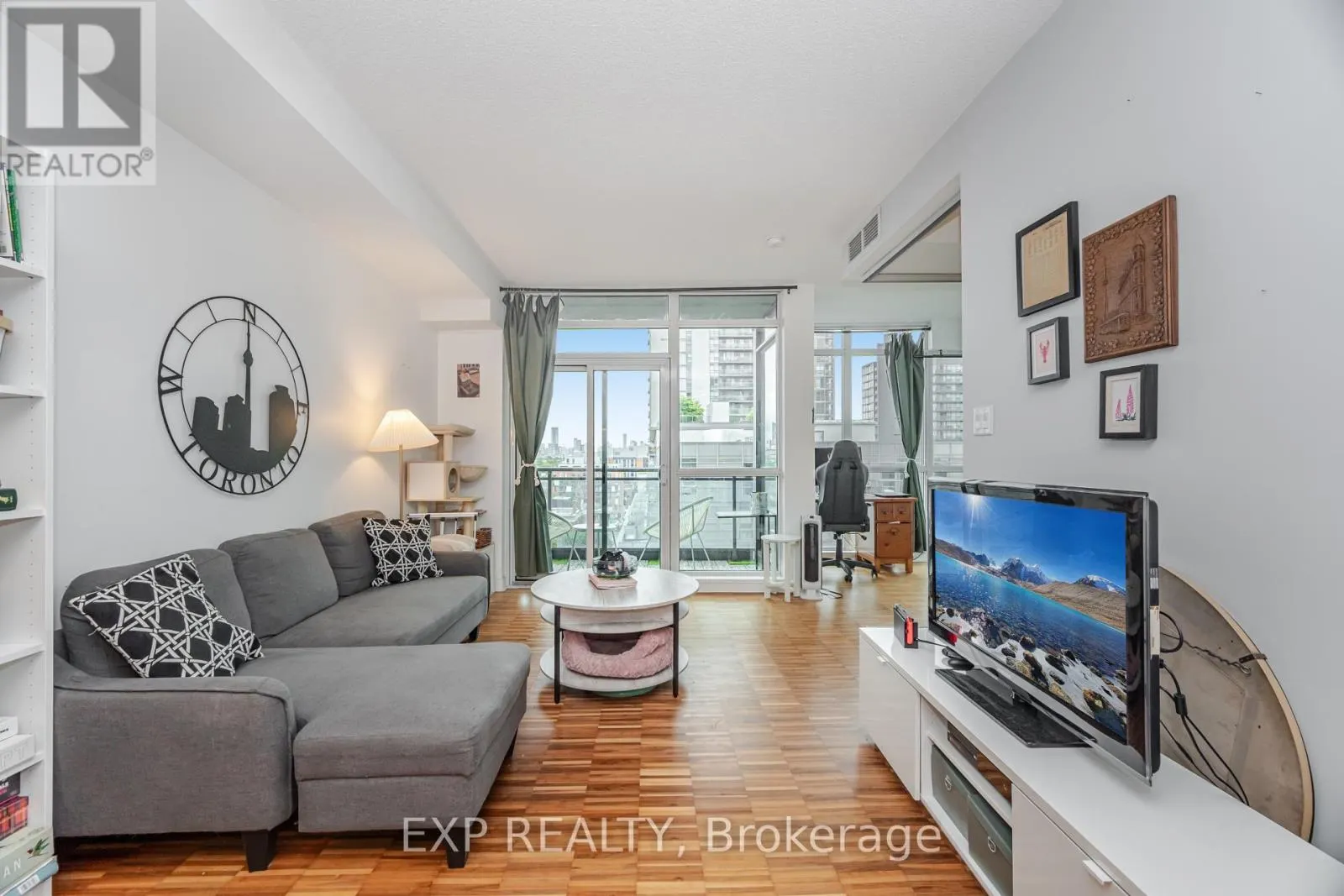 1005 - 1171 QUEEN STREET W