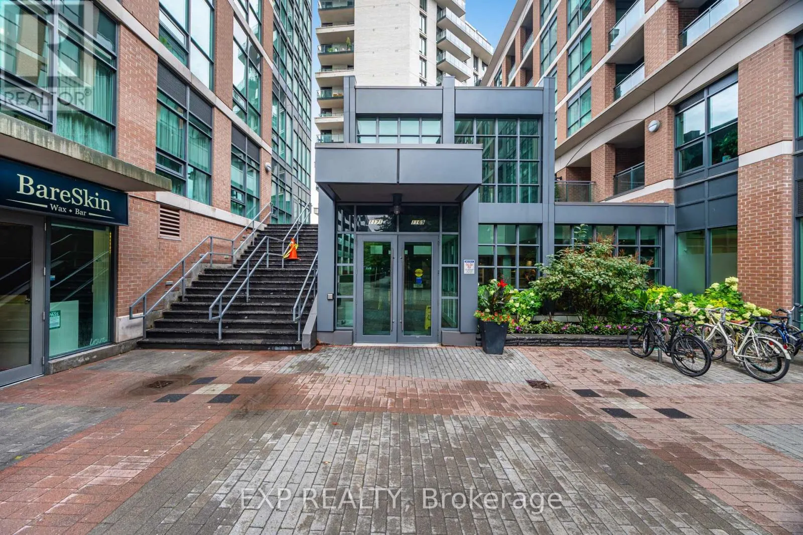 1005 - 1171 QUEEN STREET W
