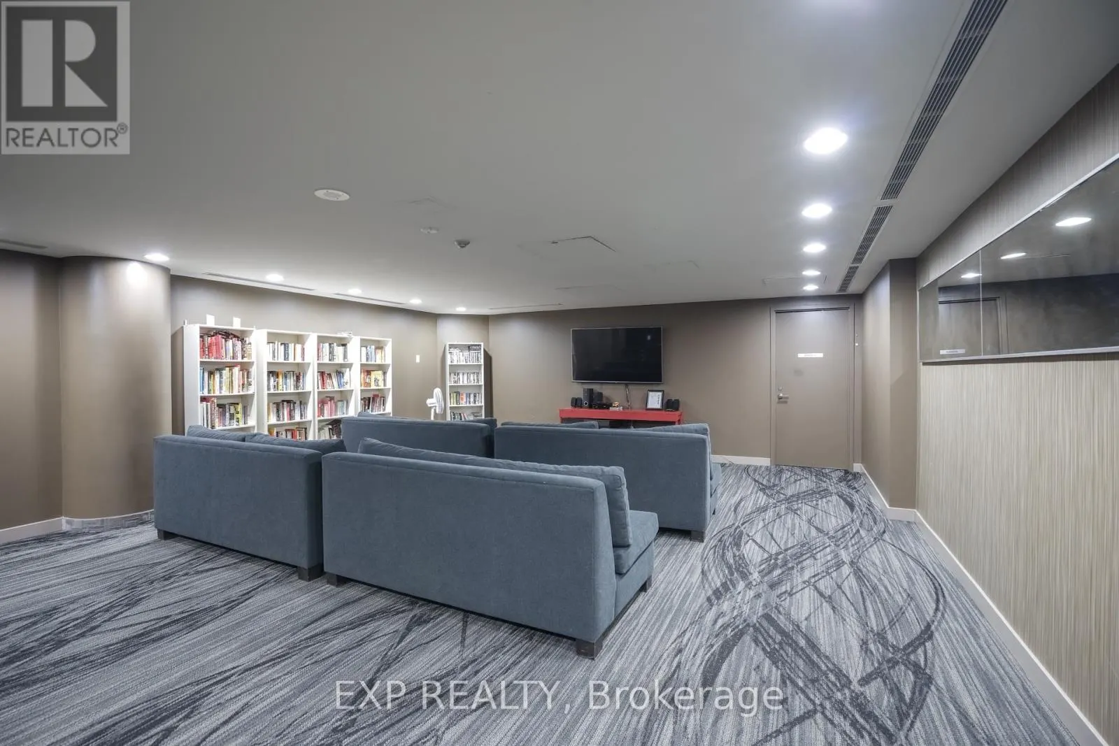 1005 - 1171 QUEEN STREET W