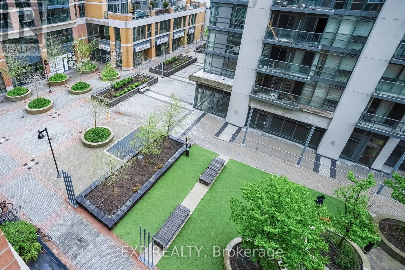 1005 - 1171 QUEEN STREET W