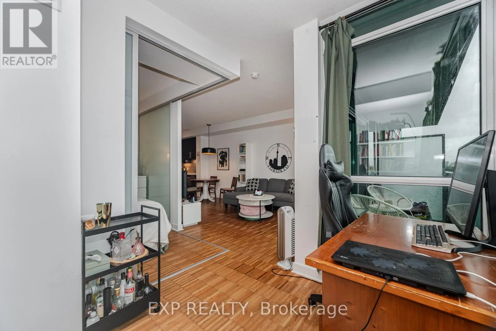 1005 - 1171 QUEEN STREET W
