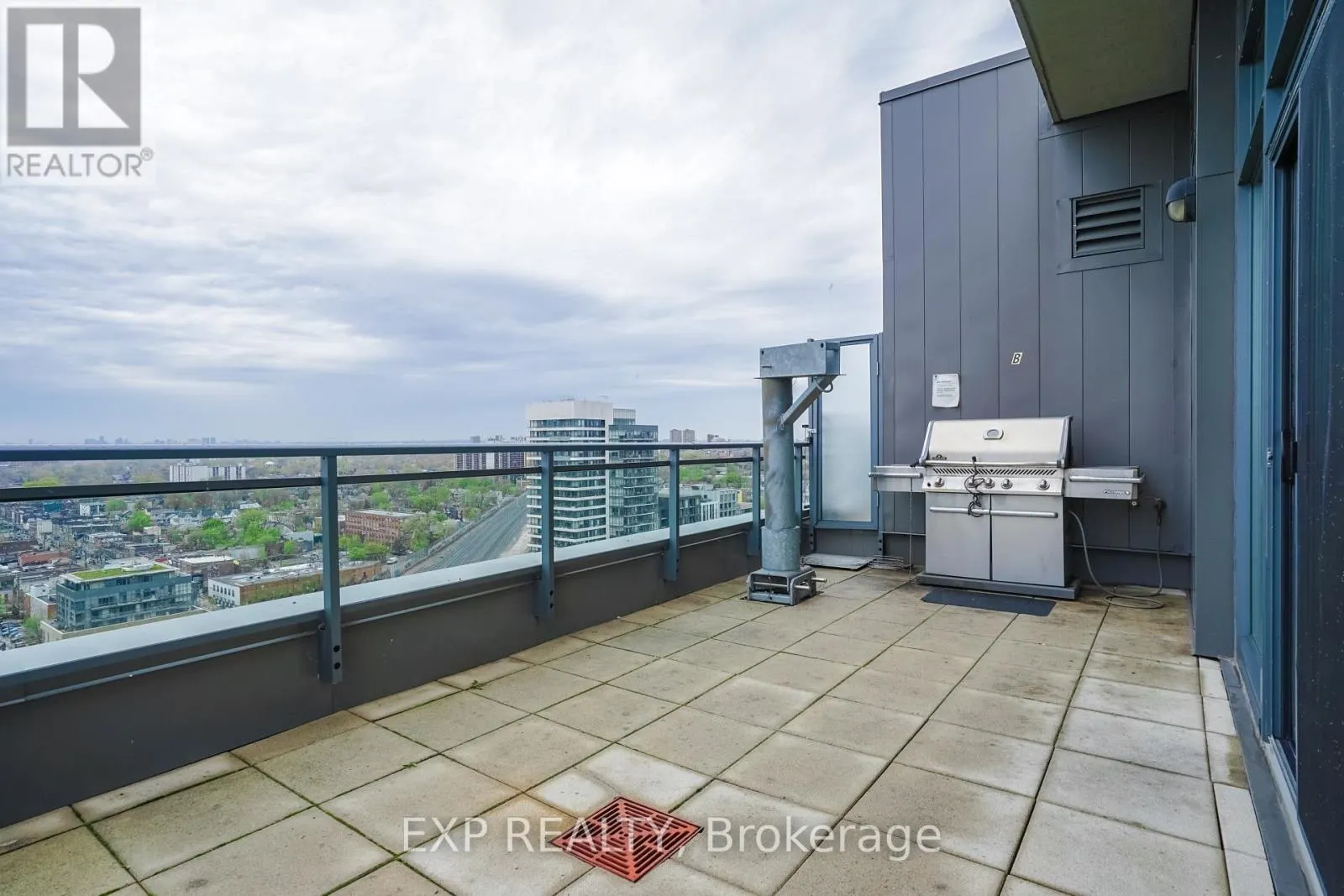 1005 - 1171 QUEEN STREET W