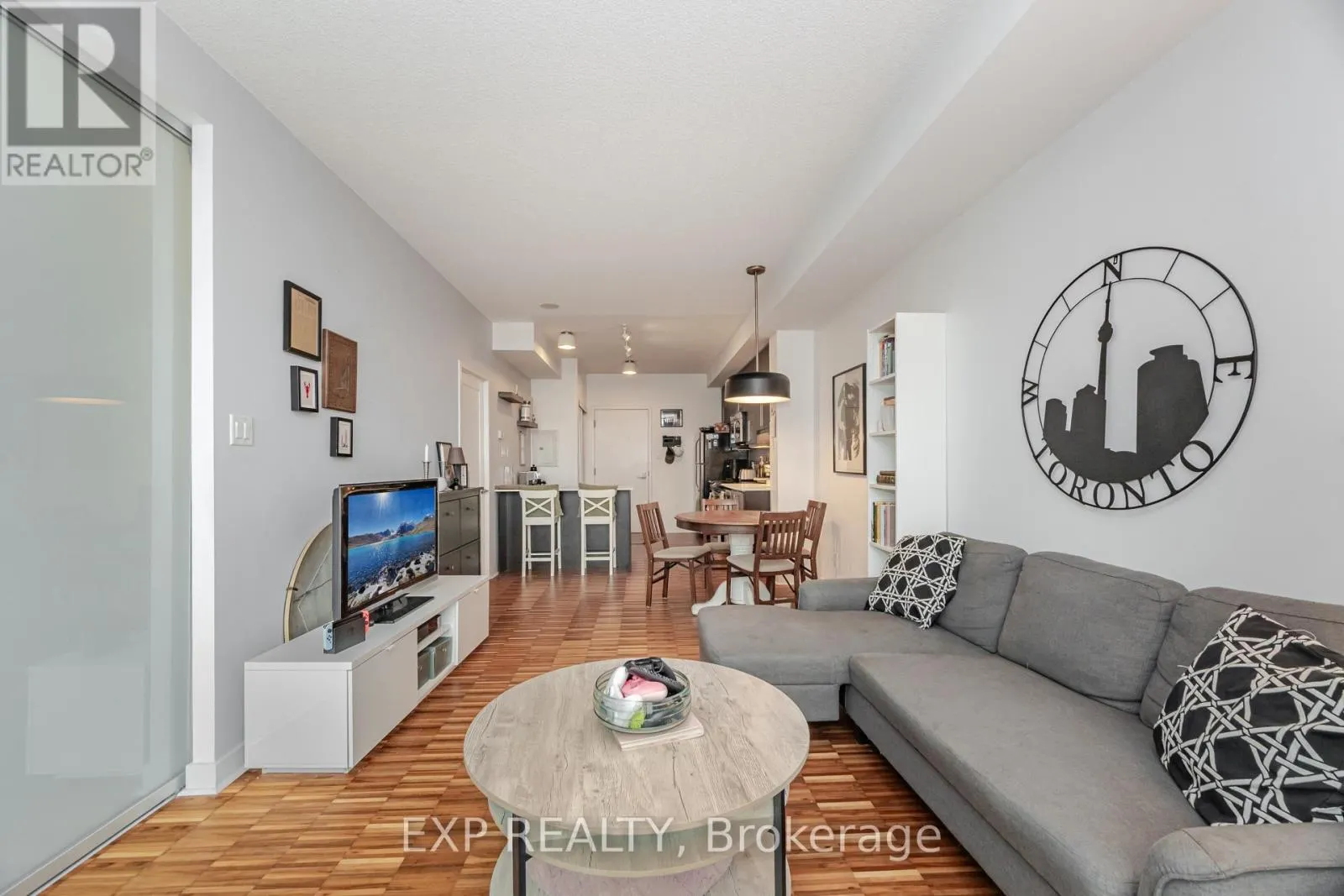 1005 - 1171 QUEEN STREET W