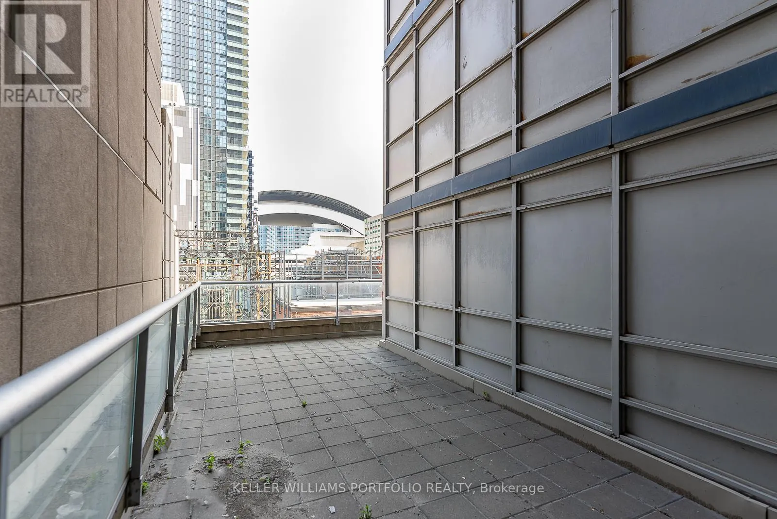 332 - 250 WELLINGTON STREET W