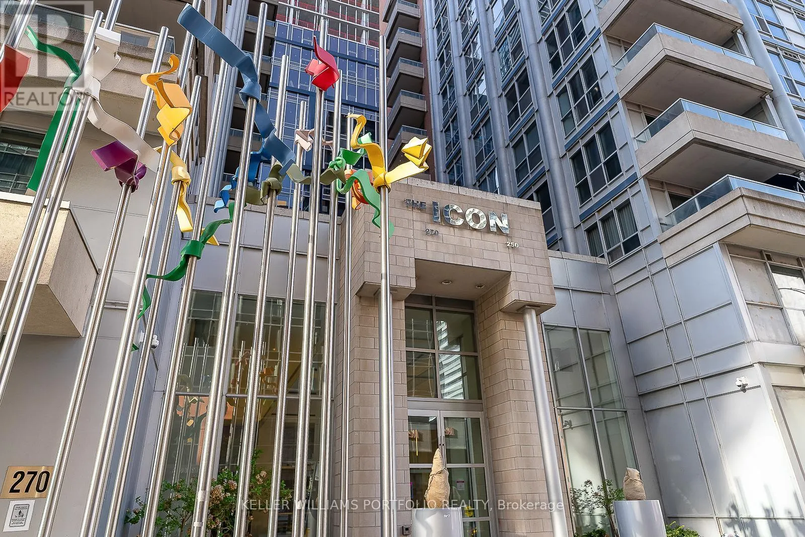 332 - 250 WELLINGTON STREET W