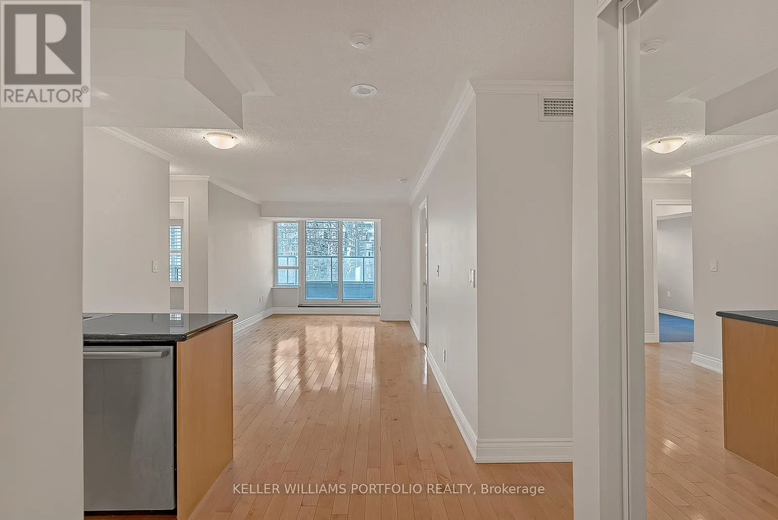 332 - 250 WELLINGTON STREET W