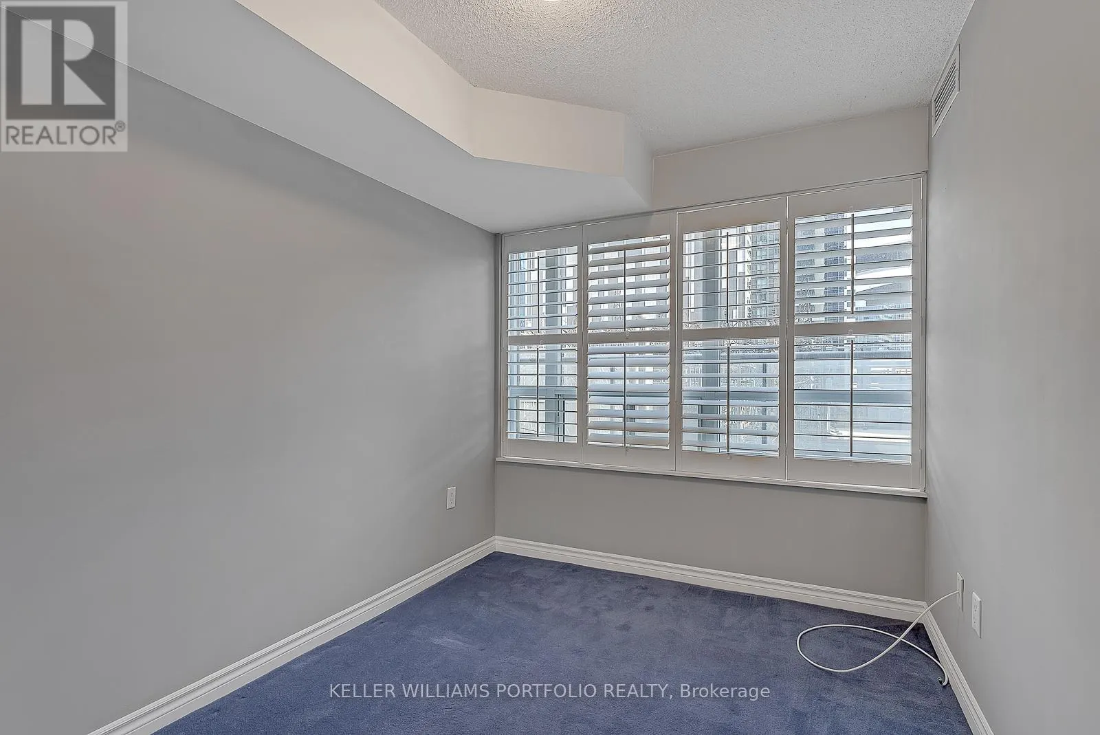 332 - 250 WELLINGTON STREET W