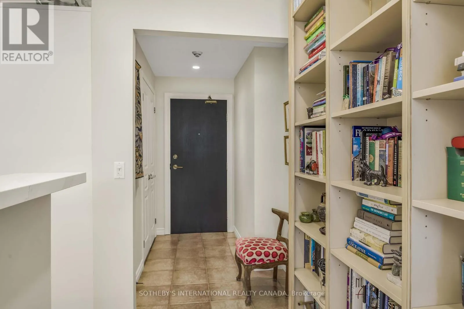 605 - 1 DEER PARK CRESCENT