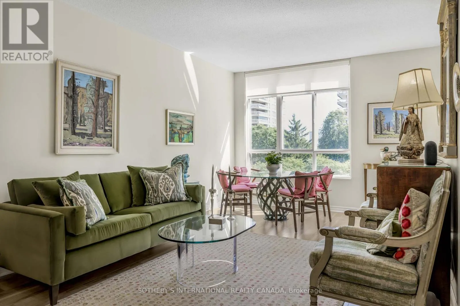 605 - 1 DEER PARK CRESCENT