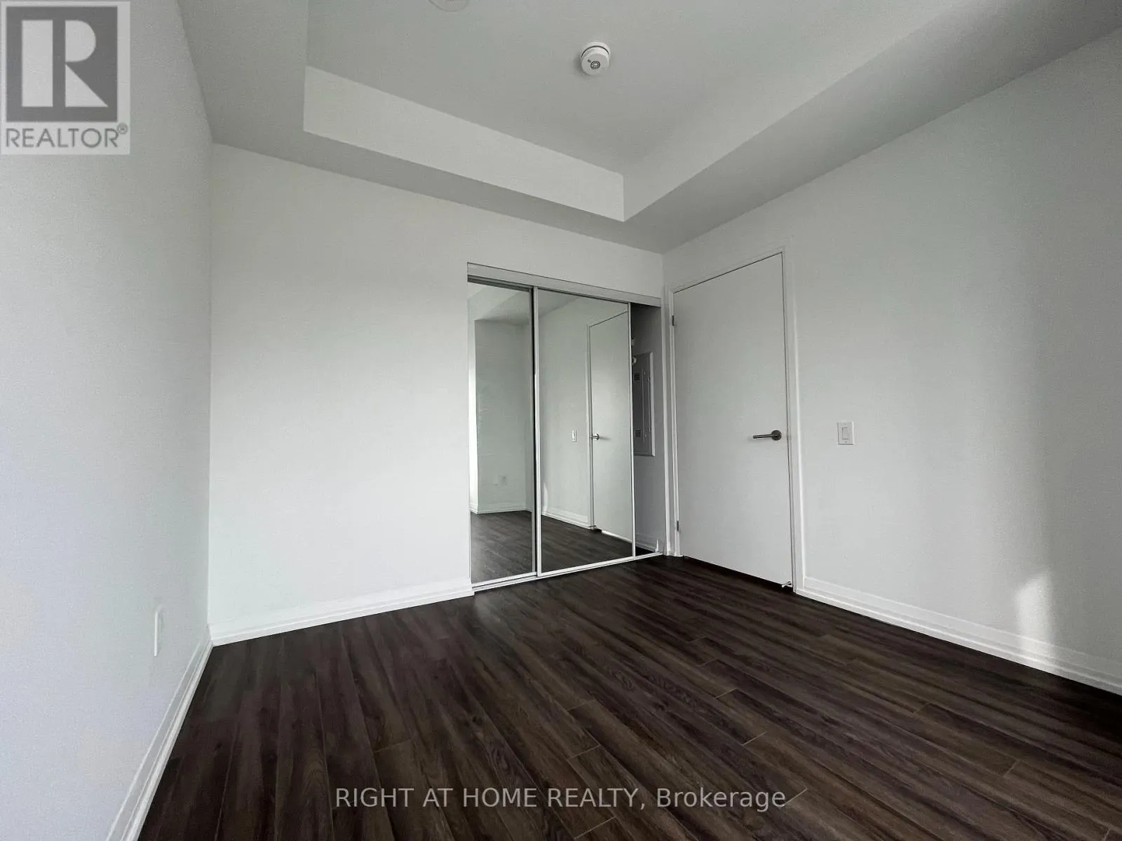 2901 - 75 CANTERBURY PLACE