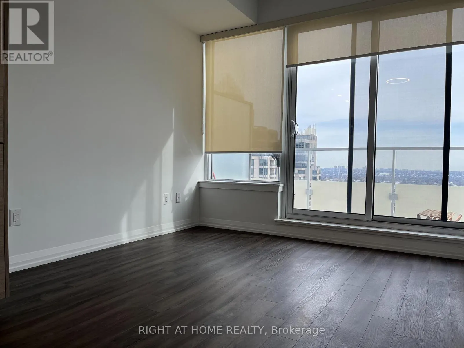 2901 - 75 CANTERBURY PLACE