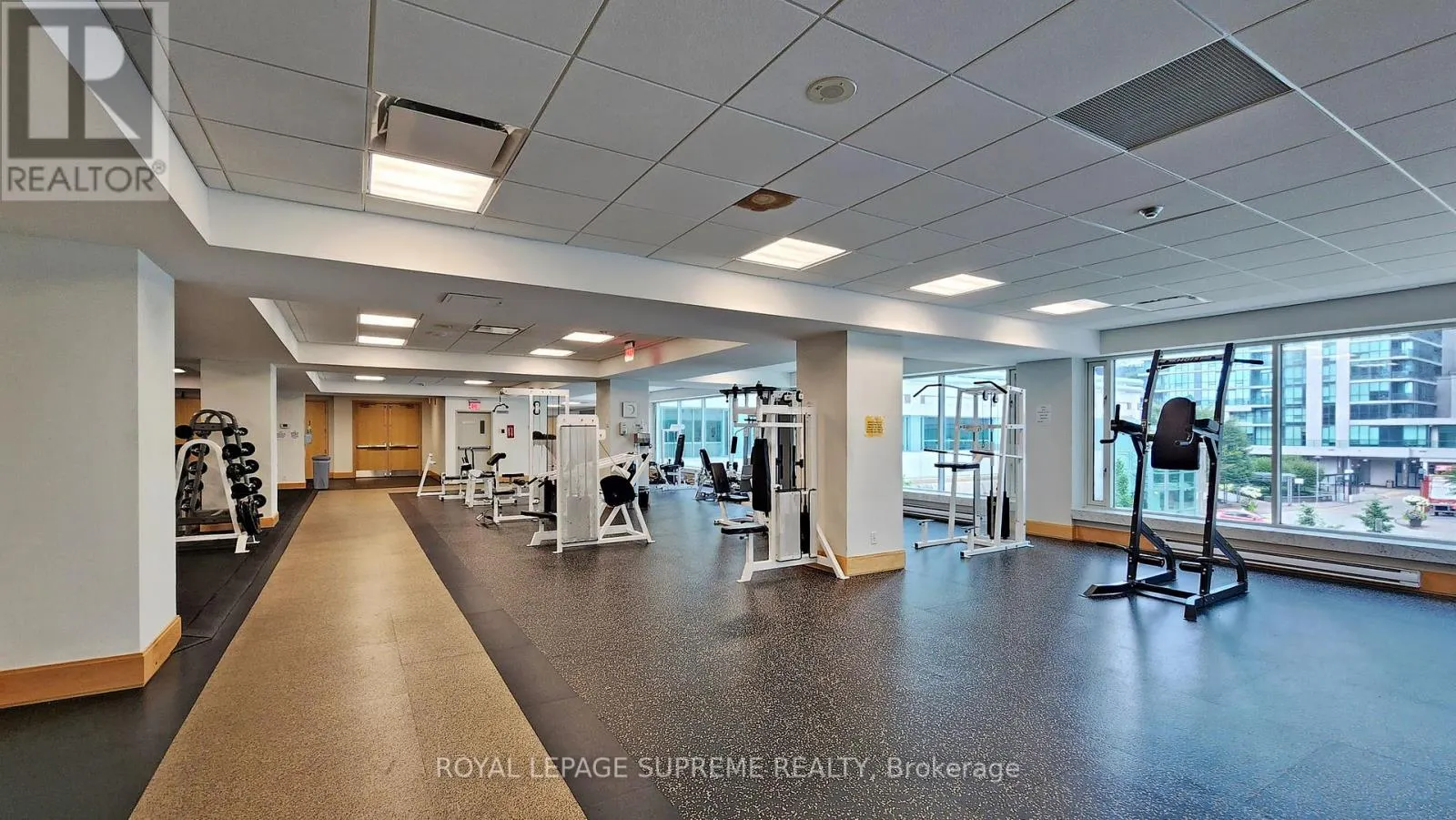 2210 - 10 QUEENS QUAY W