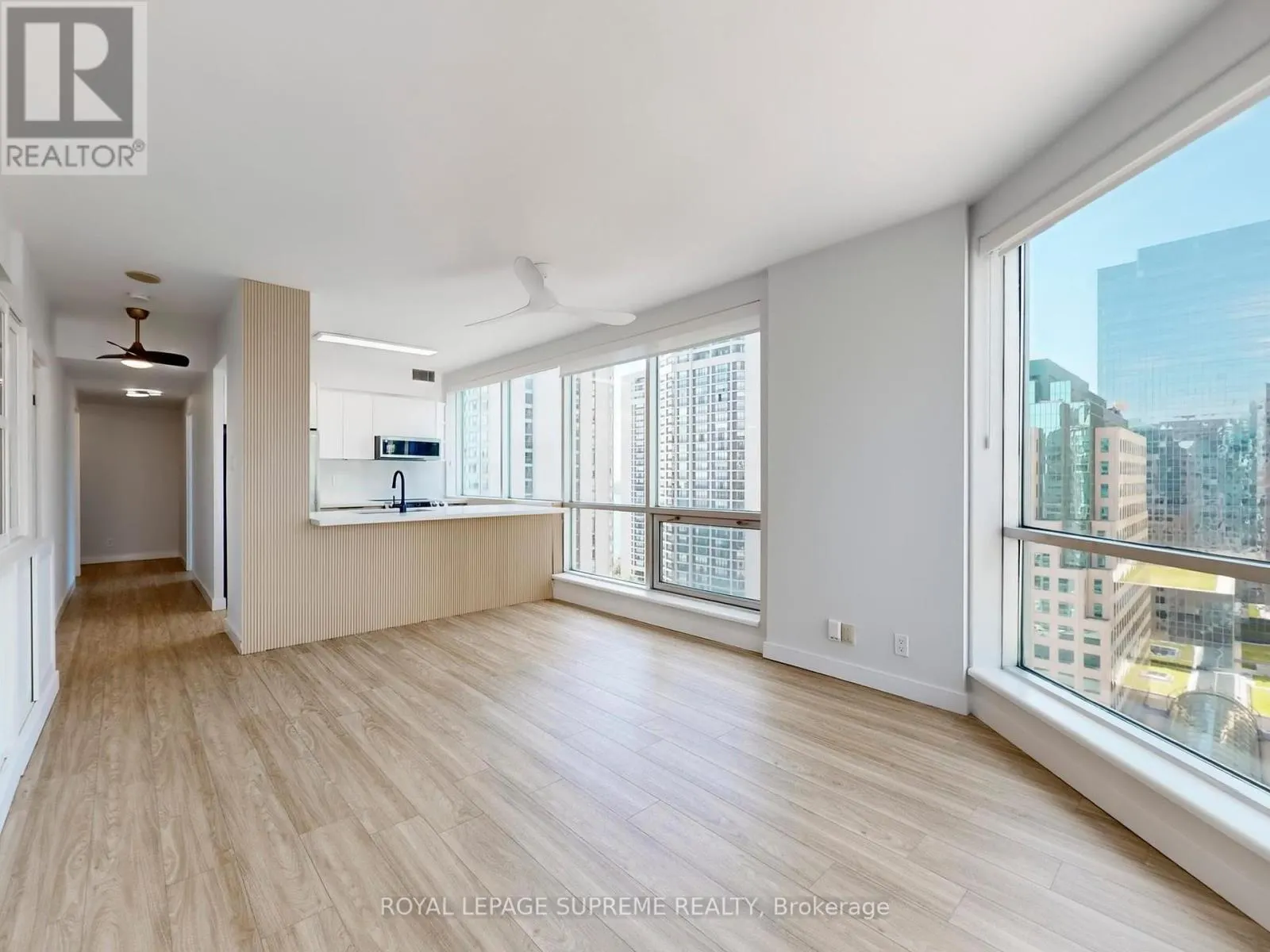 2210 - 10 QUEENS QUAY W
