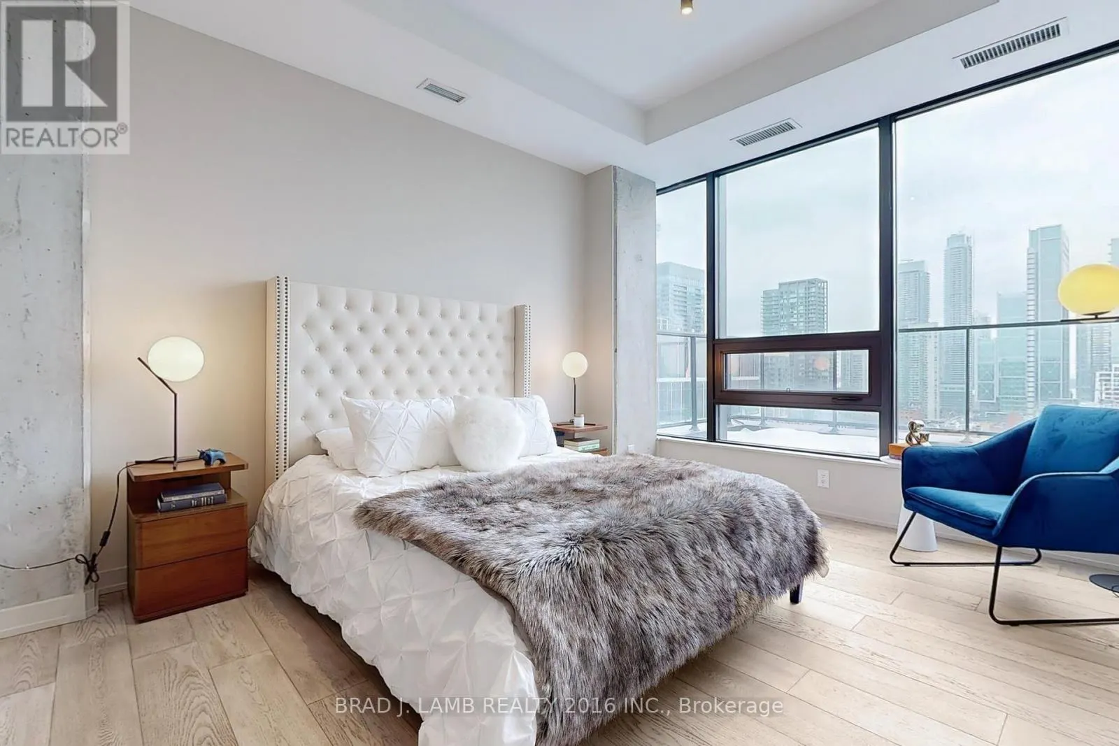 1702 - 458 RICHMOND STREET W