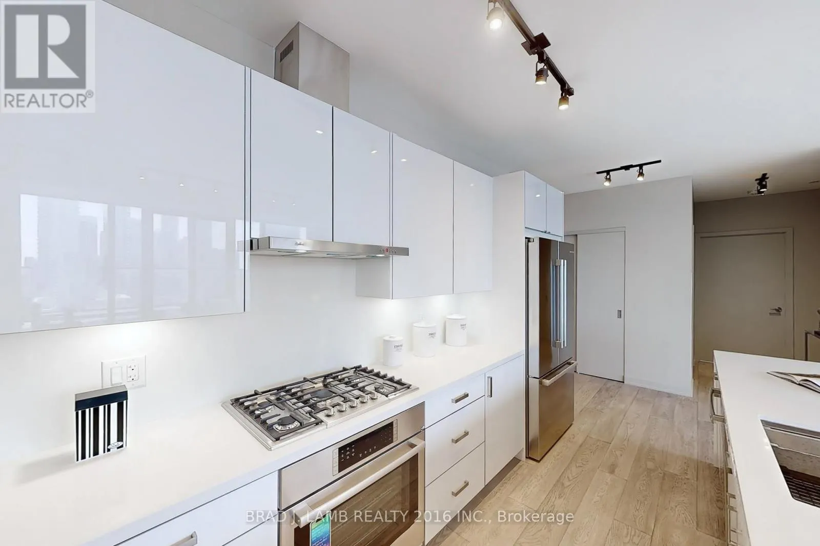 1702 - 458 RICHMOND STREET W