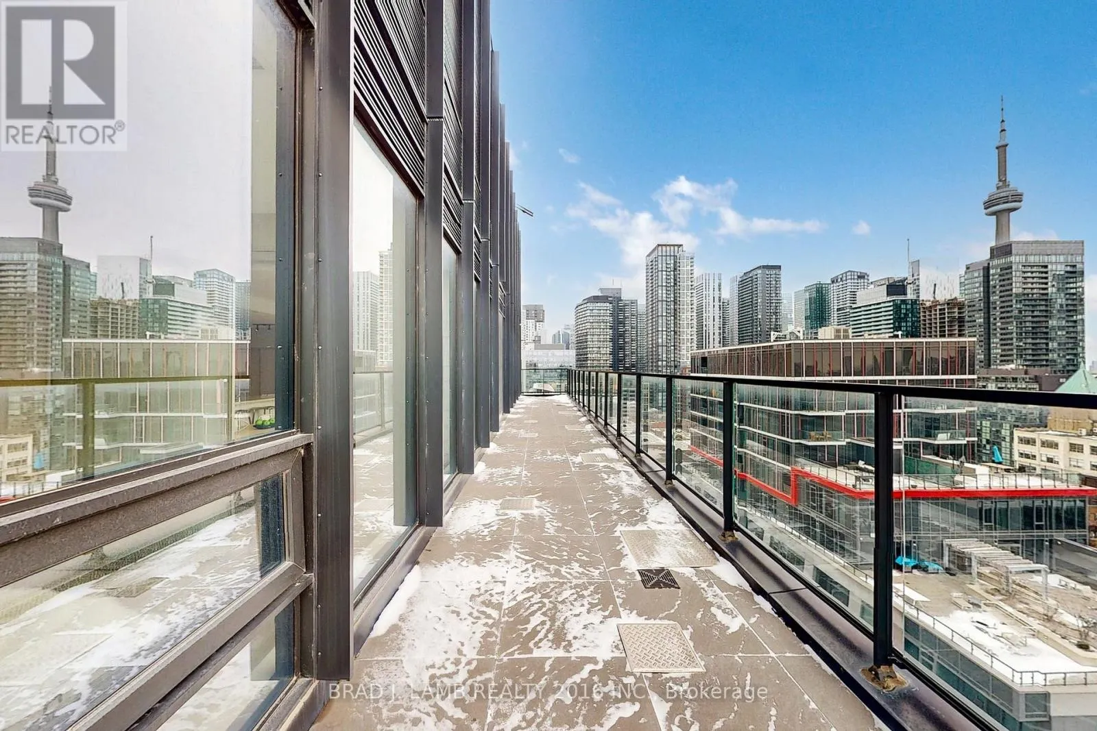 1702 - 458 RICHMOND STREET W