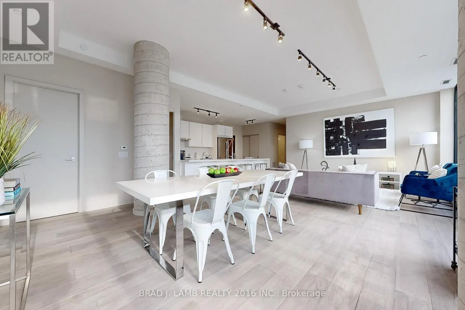 1702 - 458 RICHMOND STREET W