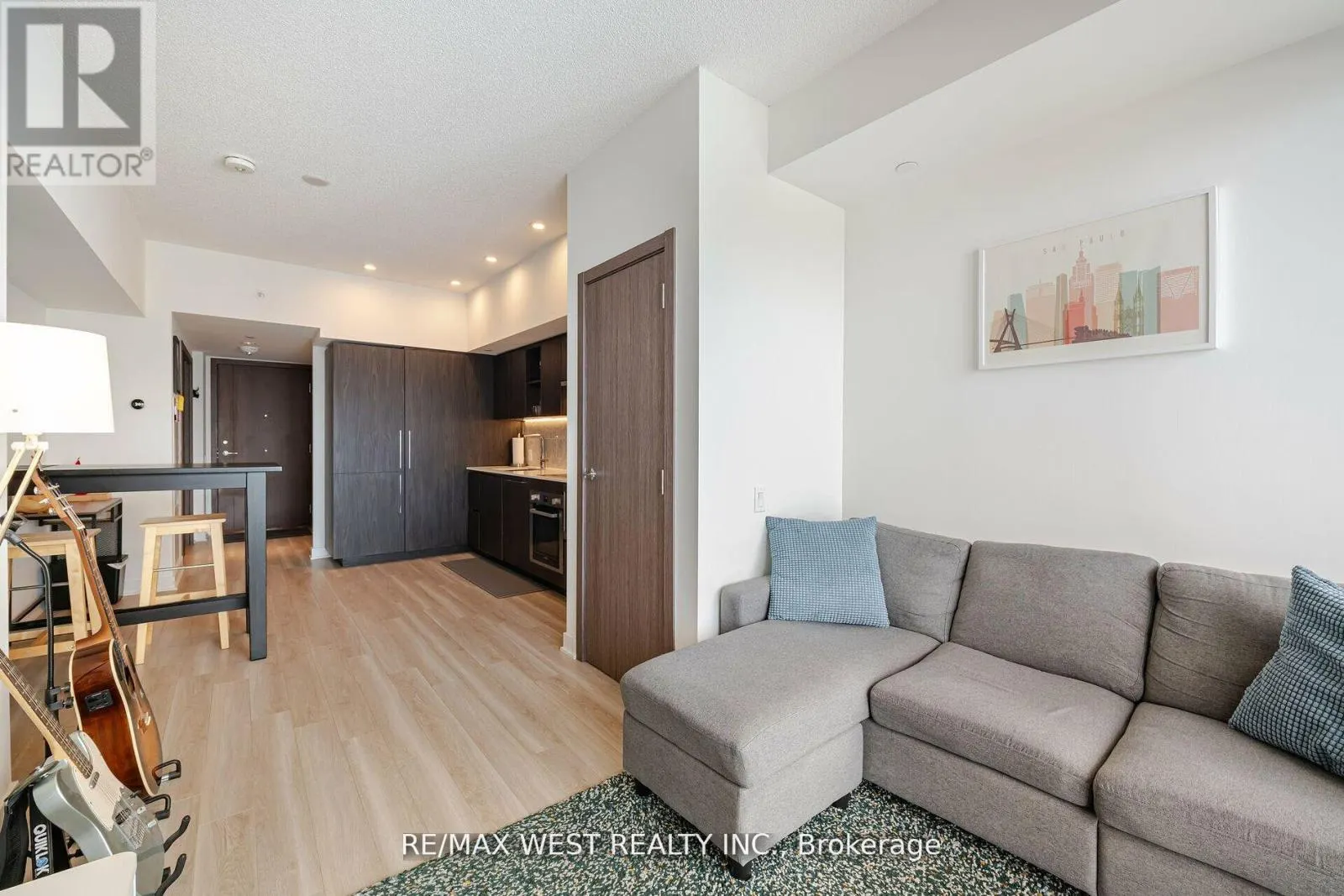 3912 - 17 BATHURST STREET
