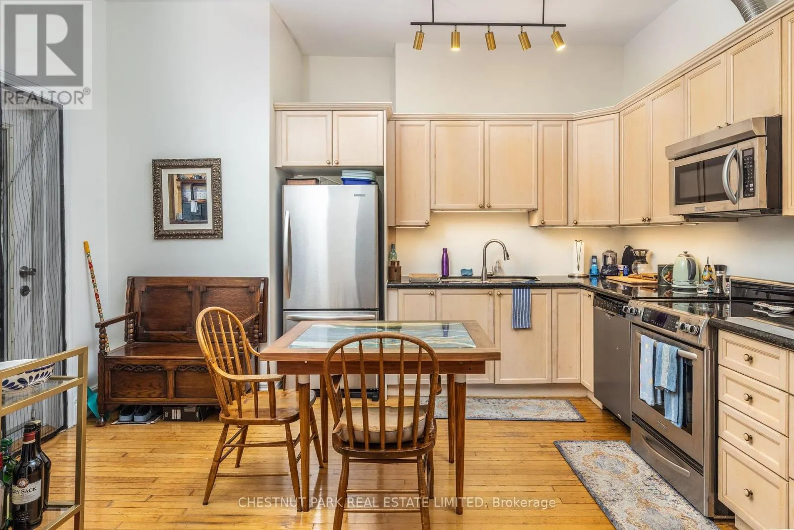 4 MAPLE AVENUE