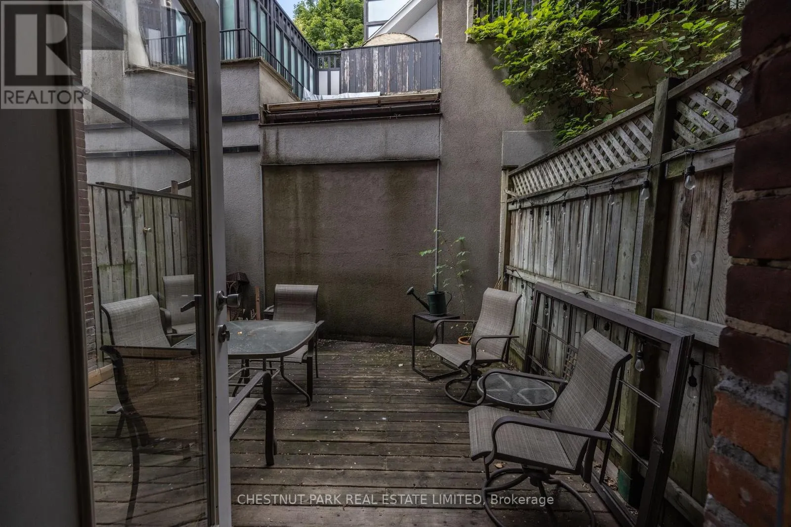 4 MAPLE AVENUE