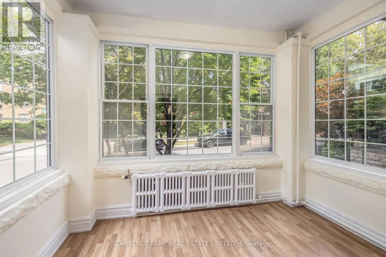 4 MAPLE AVENUE