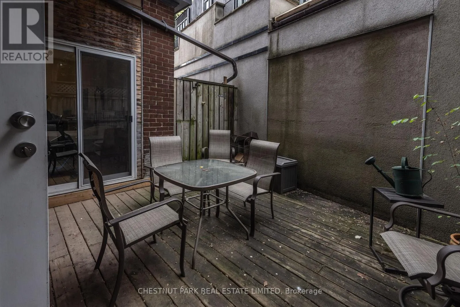 4 MAPLE AVENUE