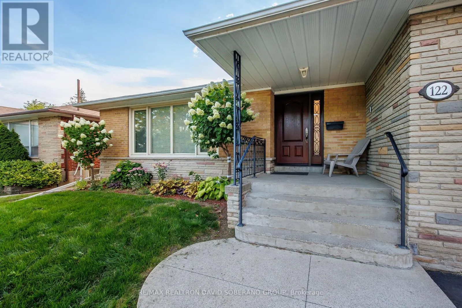 122 COLLINSON BOULEVARD