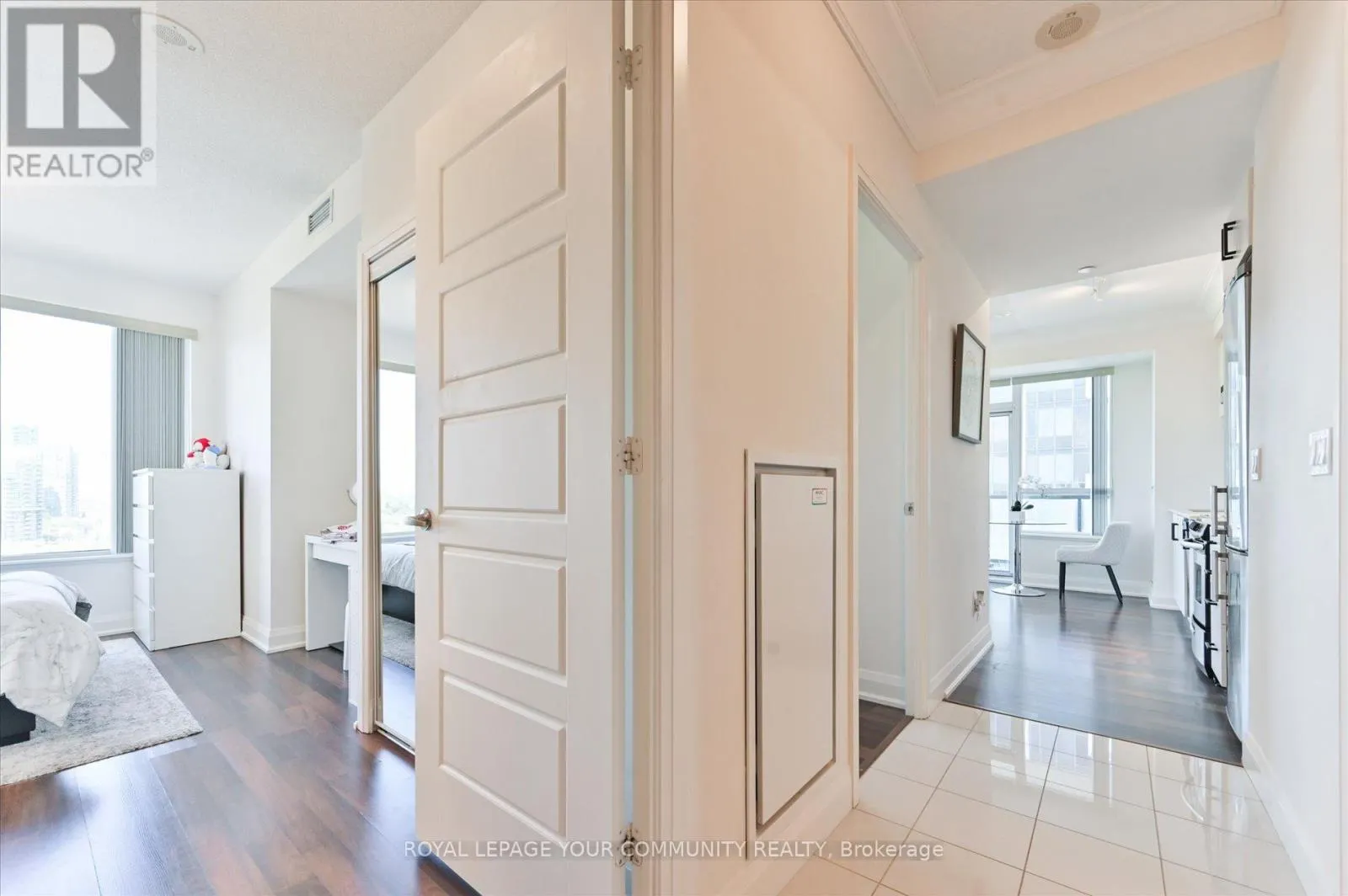 1909 - 68 CANTERBURY PLACE