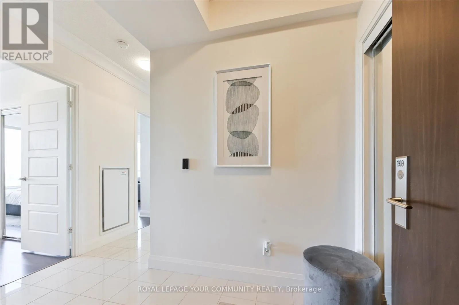 1909 - 68 CANTERBURY PLACE