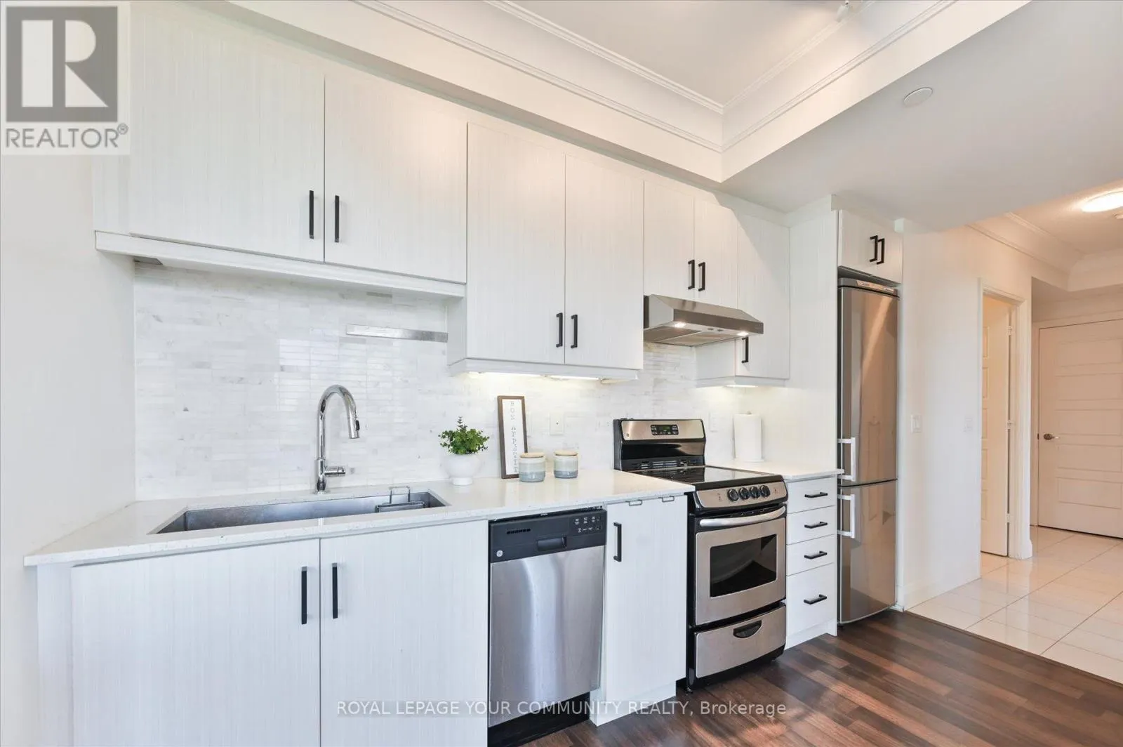 1909 - 68 CANTERBURY PLACE