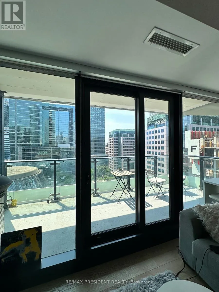 1307 - 224 KING STREET W