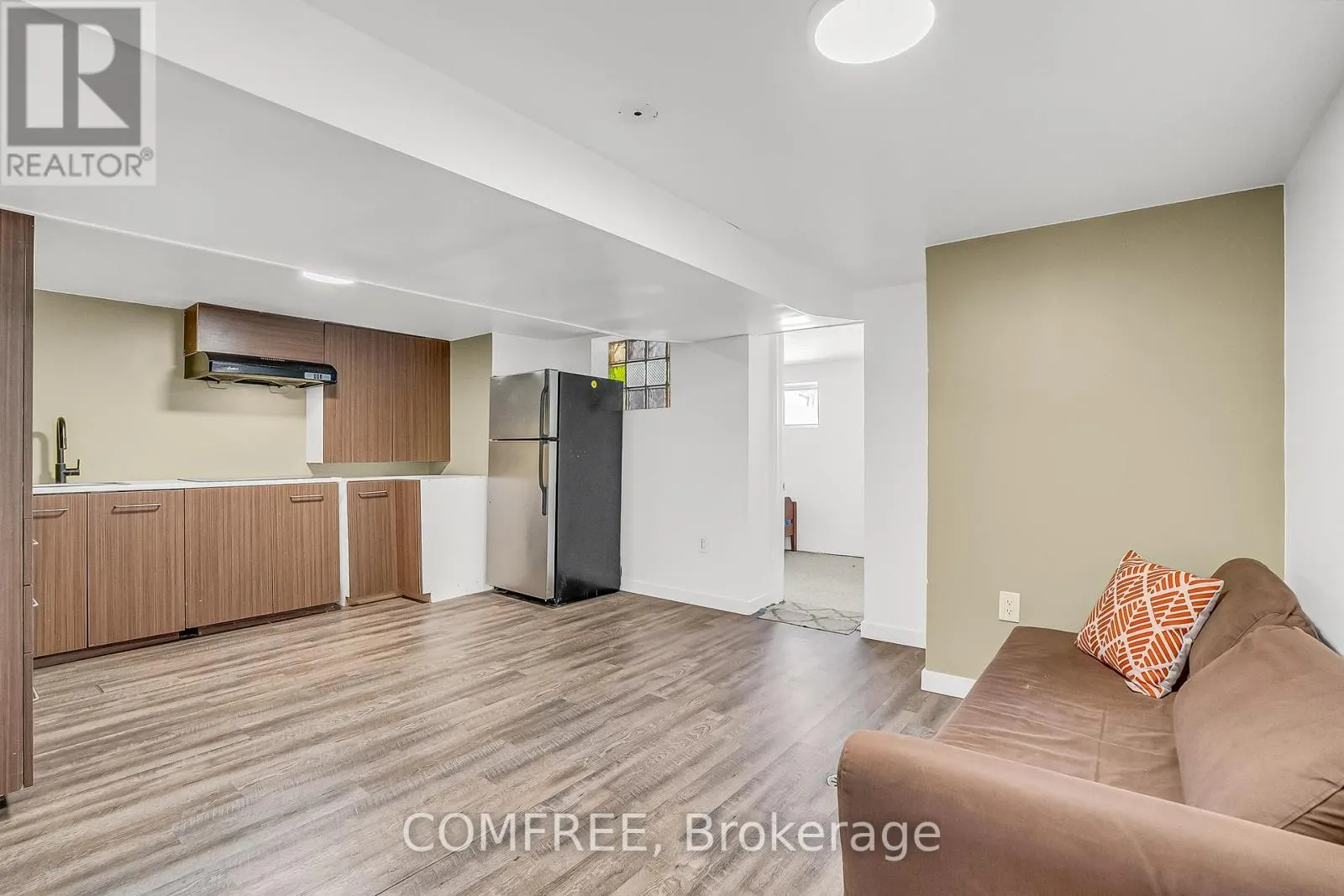 759 EGLINTON AVENUE E