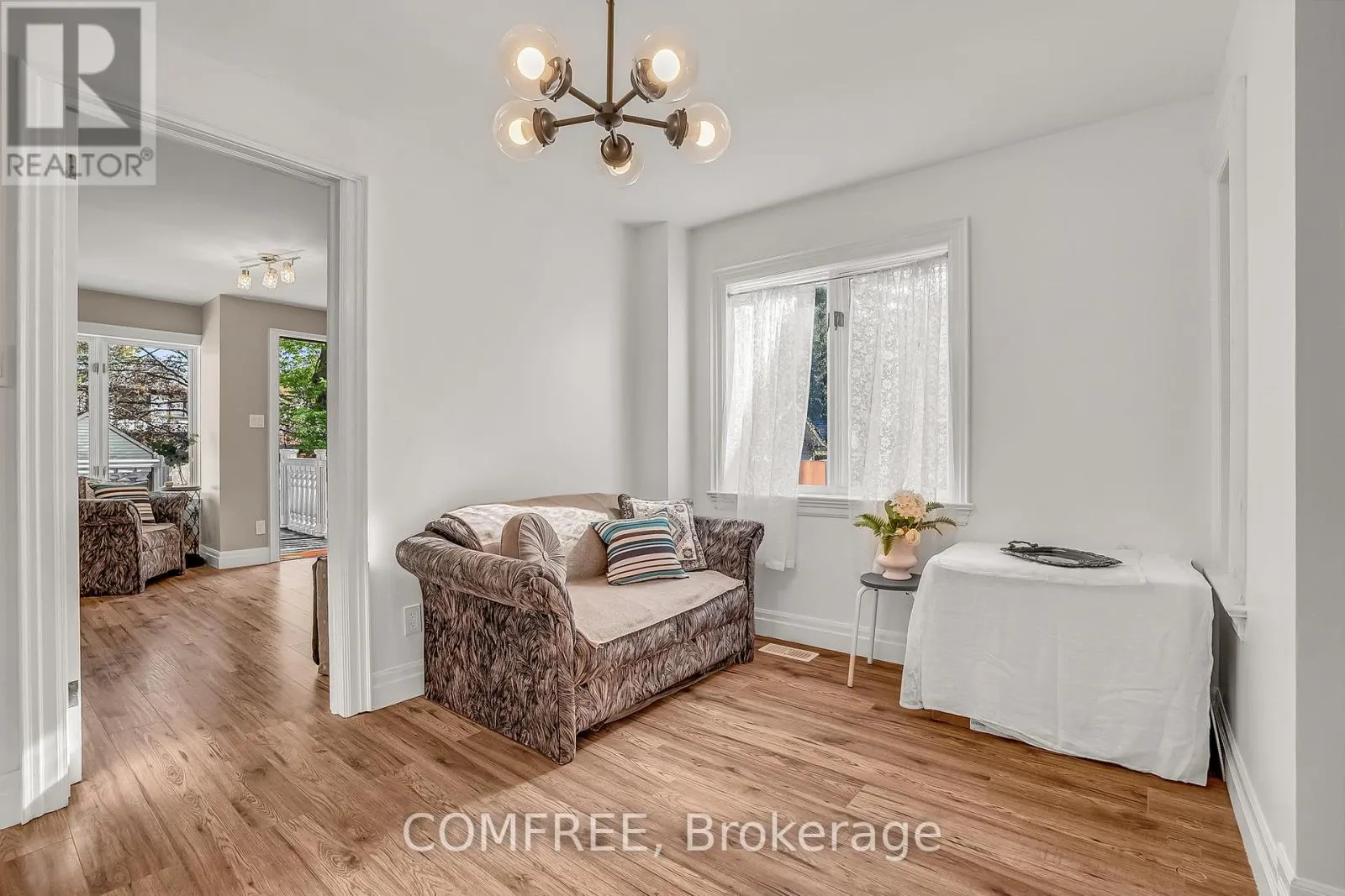759 EGLINTON AVENUE E