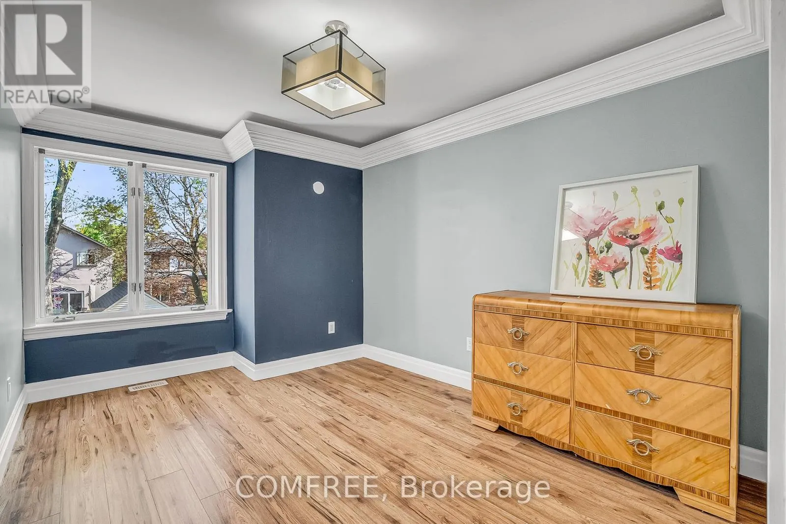 759 EGLINTON AVENUE E