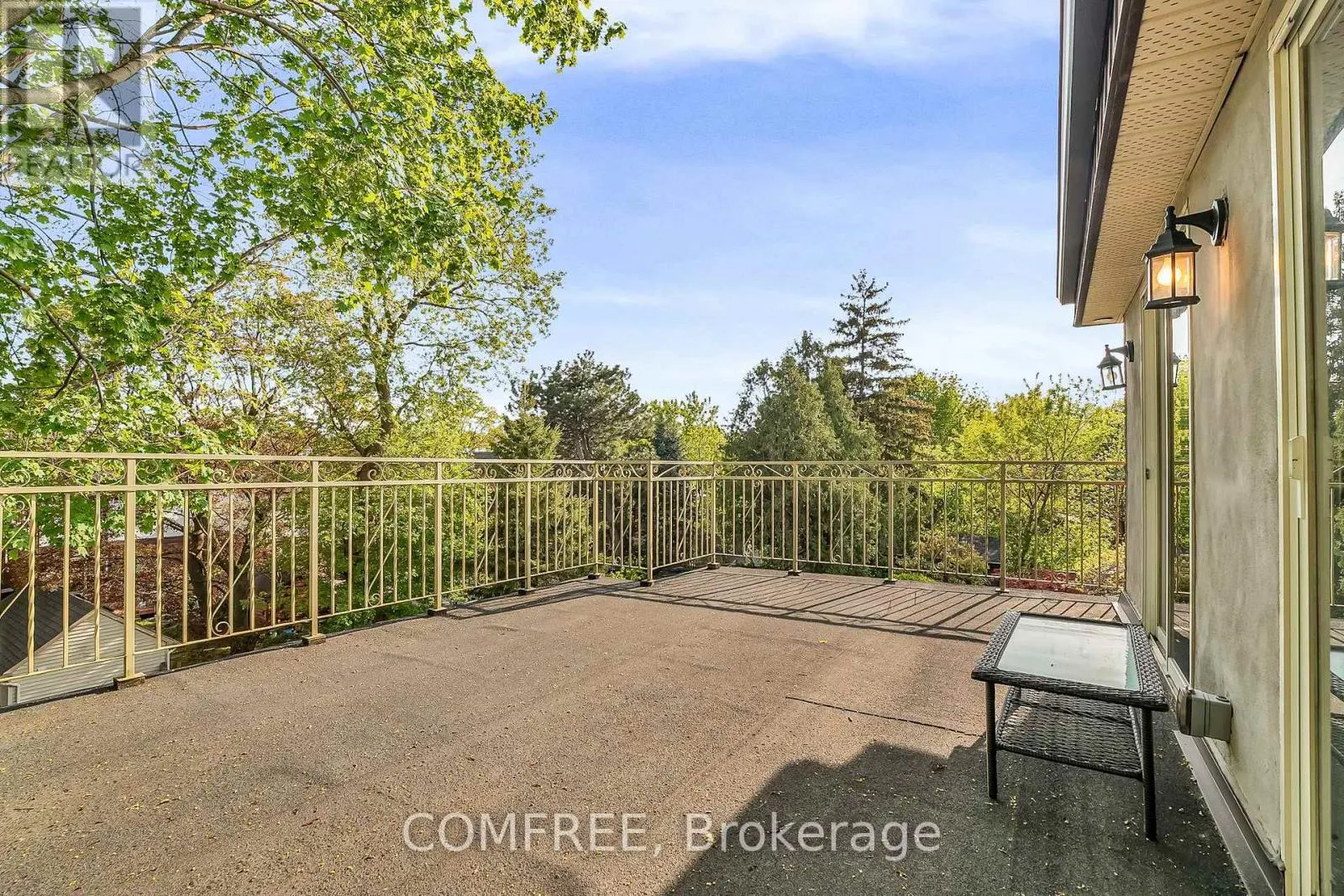 759 EGLINTON AVENUE E