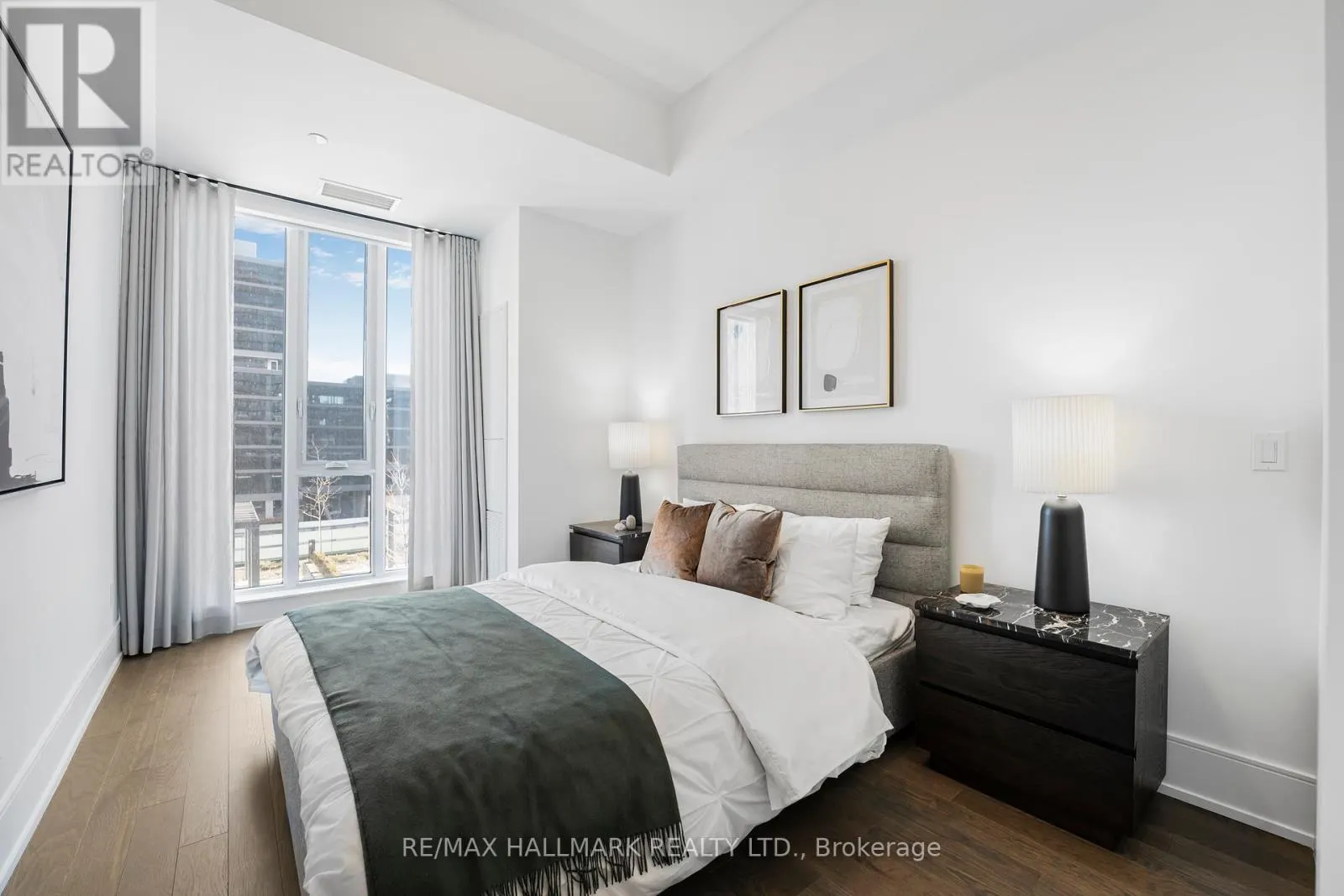 516 - 480 FRONT STREET W